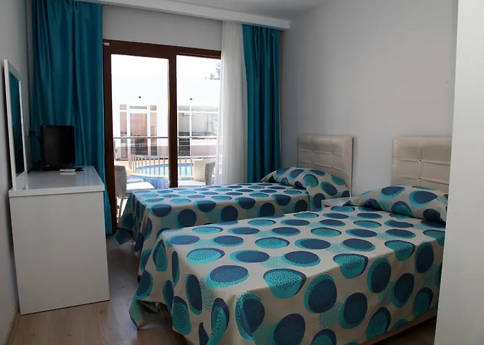 Siesta Garden Aparthotel 3*