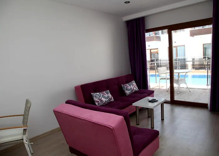 Siesta Garden Тургутрейс